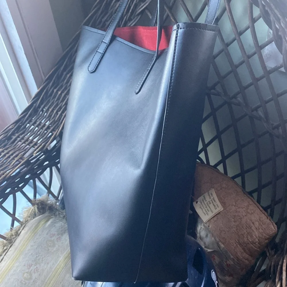 Nikki Williams Hampton Tote - Picture 8 of 13